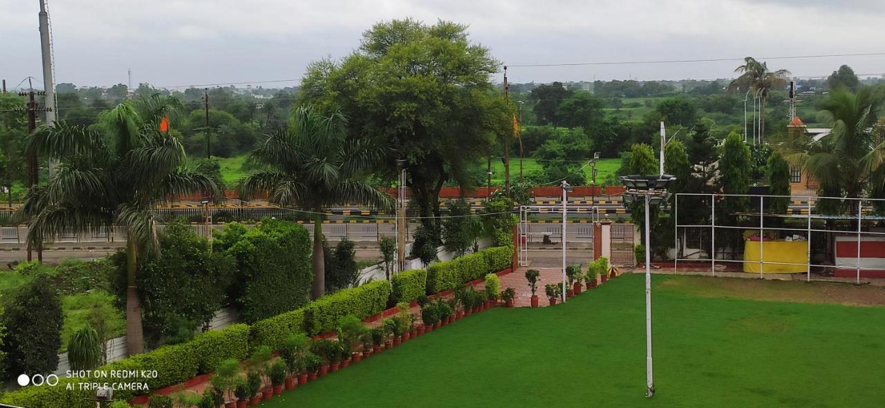 Готель Ruchishree Garden Удджайн Екстер'єр фото